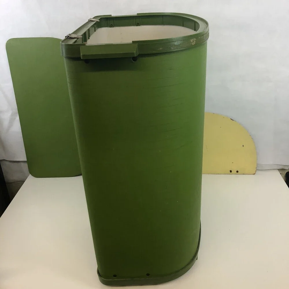 VTG Mid Century Pearl Wick Green Plastic 24